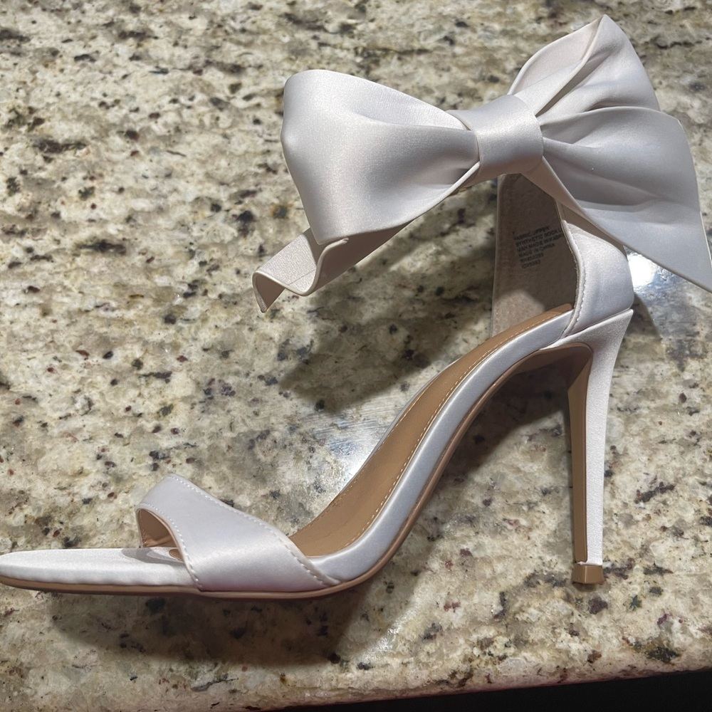 White Elegant Bow Heels